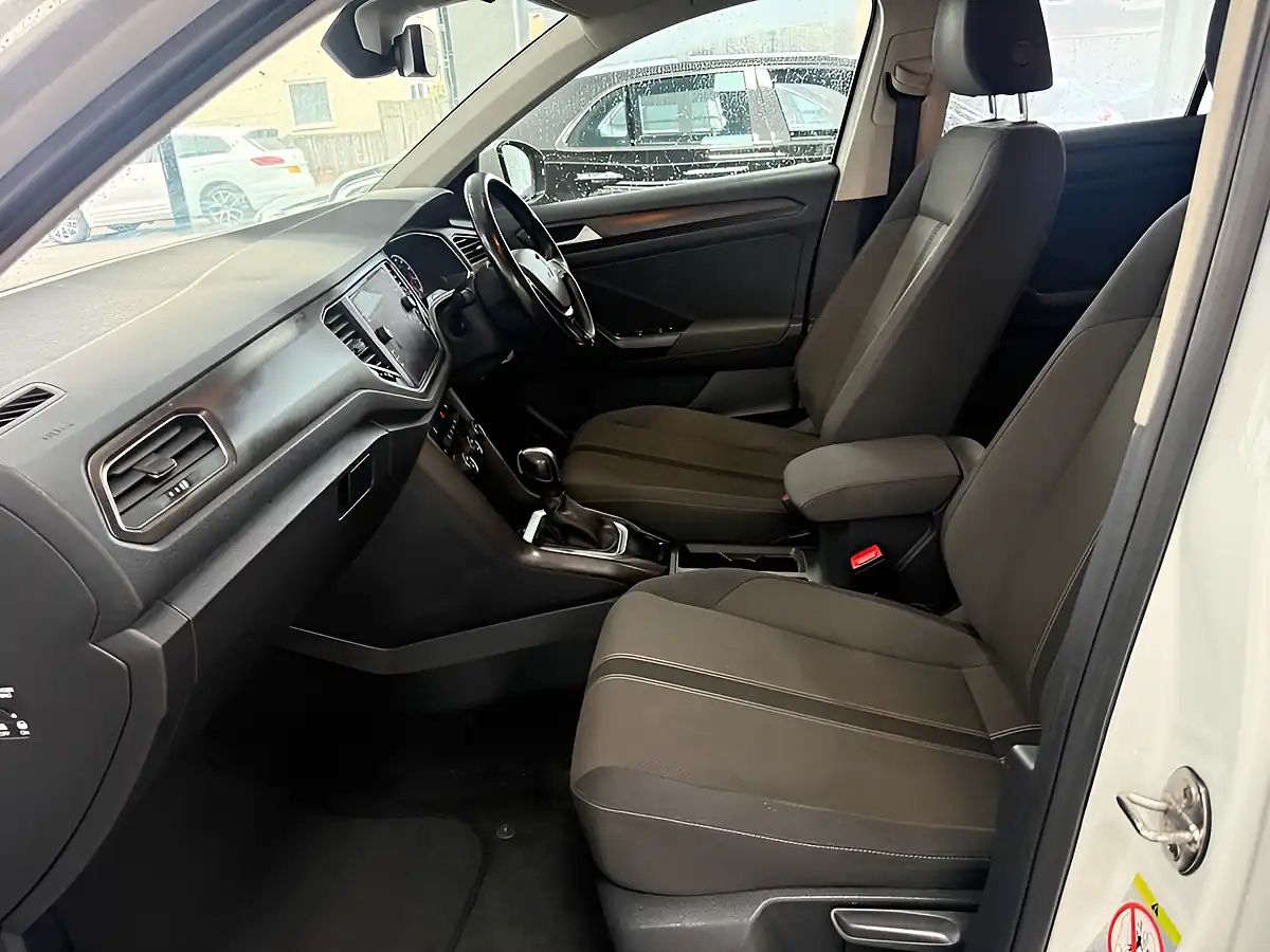Used 2020 Volkswagen T-Roc Se White - Interior and Exterior details 11