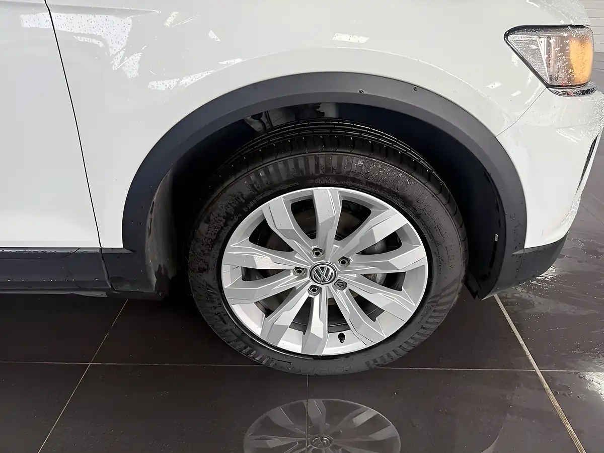 Used 2020 Volkswagen T-Roc Se White - Interior and Exterior details 13