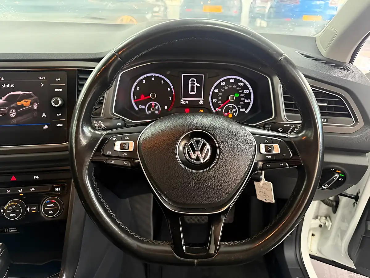 Used 2020 Volkswagen T-Roc Se White - Interior and Exterior details 15