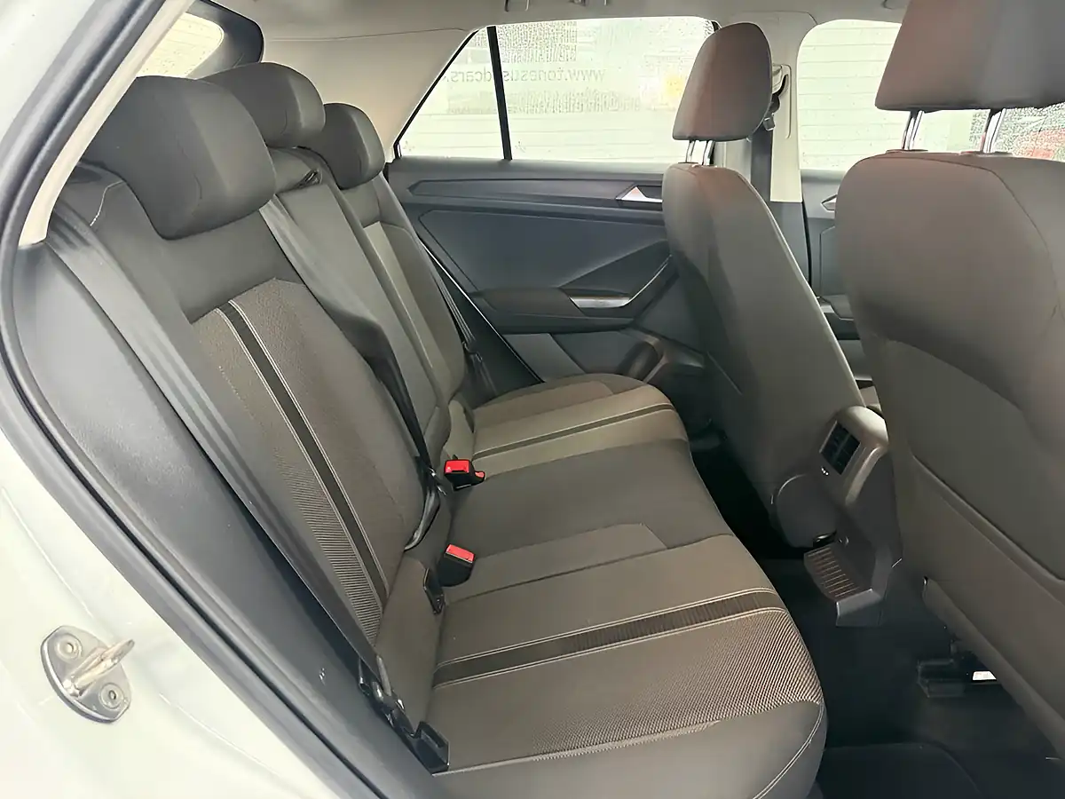 Used 2020 Volkswagen T-Roc Se White - Interior and Exterior details 5