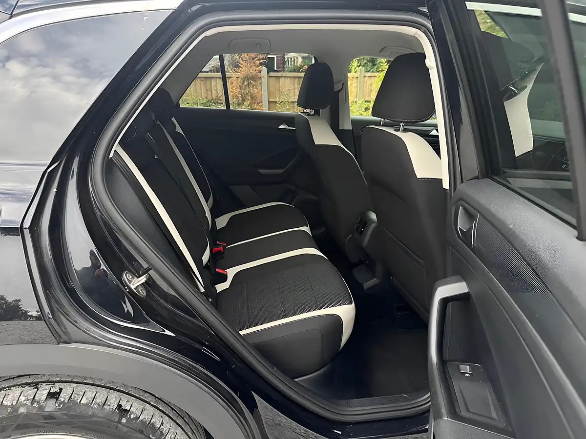 Used 2020 Volkswagen T-Roc Sel Black - Interior and Exterior details 11