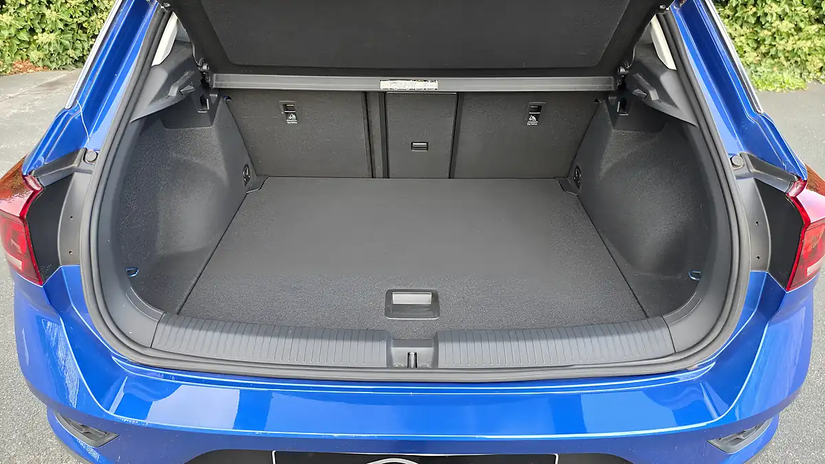 Used 2020 Volkswagen T-Roc Sel Ravenna Blue Metallic - Interior and Exterior details 20