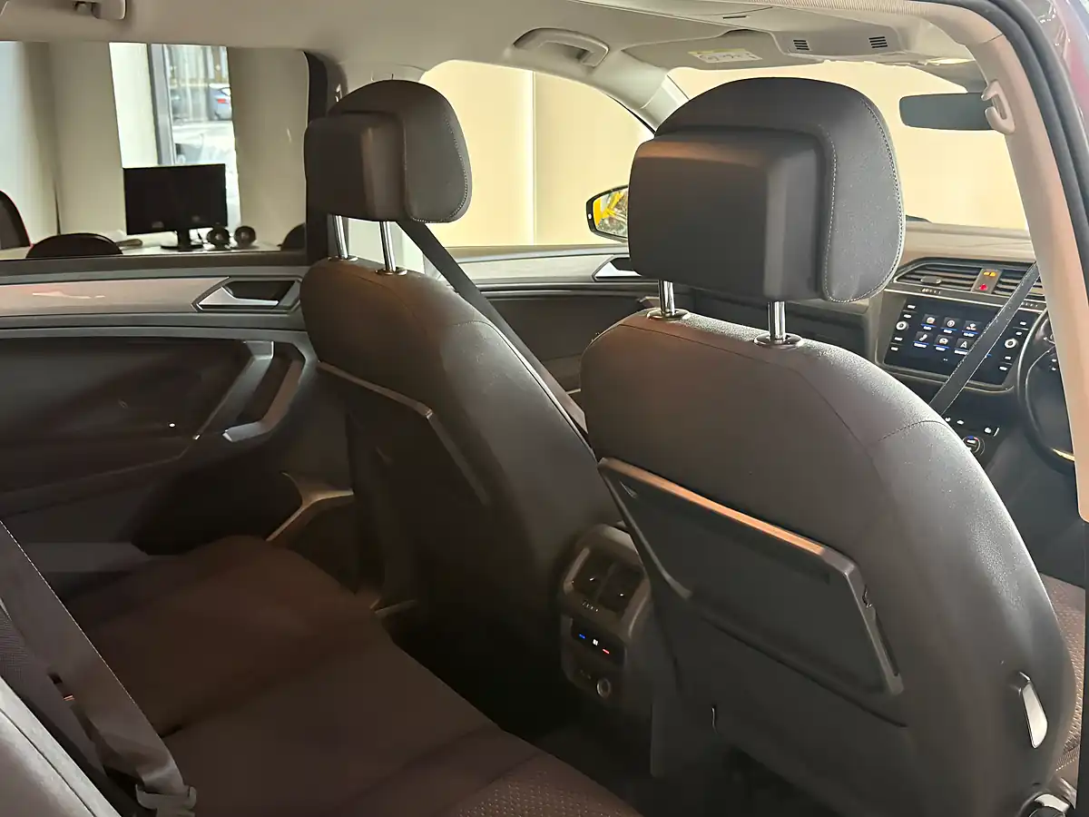 Used 2020 Volkswagen Tiguan Allspace Match Grey - Interior and Exterior details 12