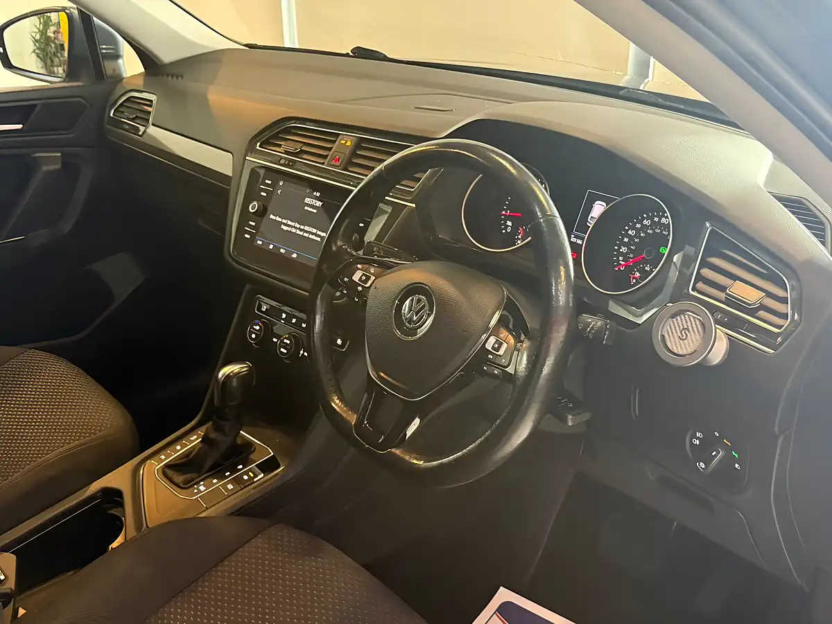 Used 2020 Volkswagen Tiguan Allspace Match Grey - Interior and Exterior details 14