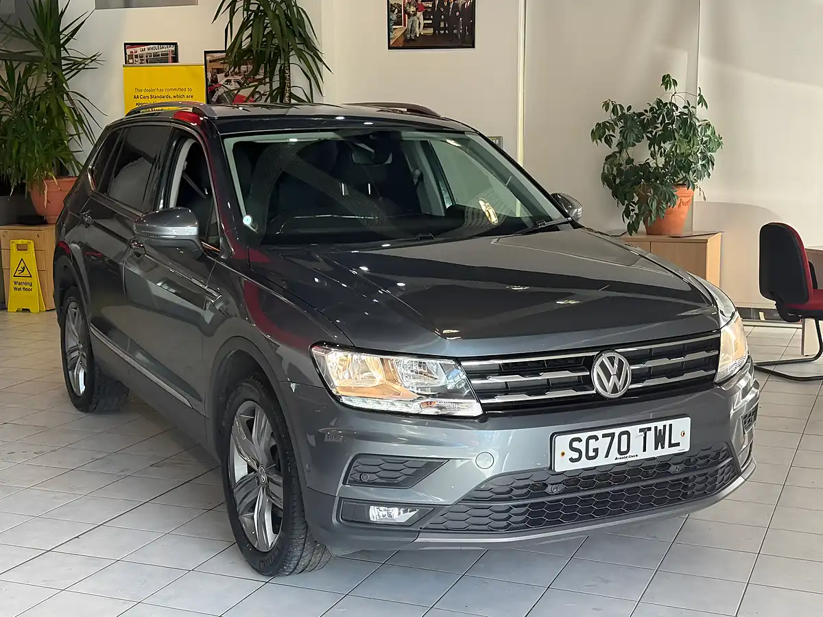 Used 2020 Volkswagen Tiguan Allspace Match Grey - Interior and Exterior details 2