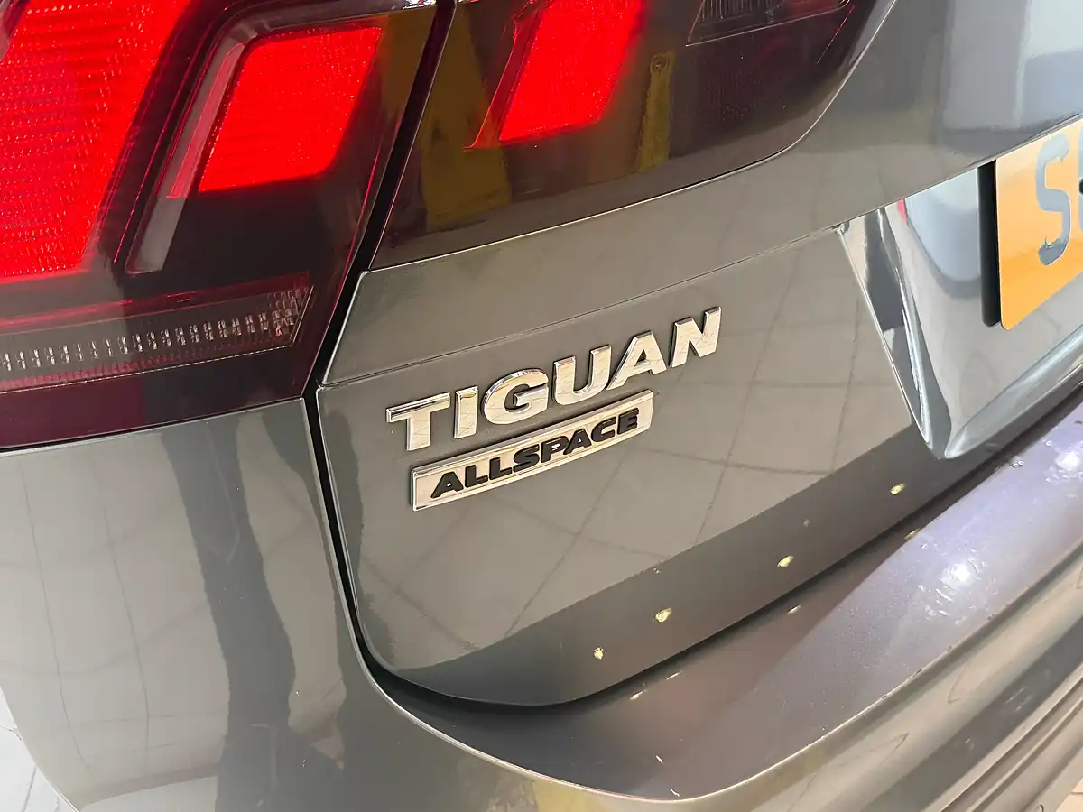 Used 2020 Volkswagen Tiguan Allspace Match Grey - Interior and Exterior details 7