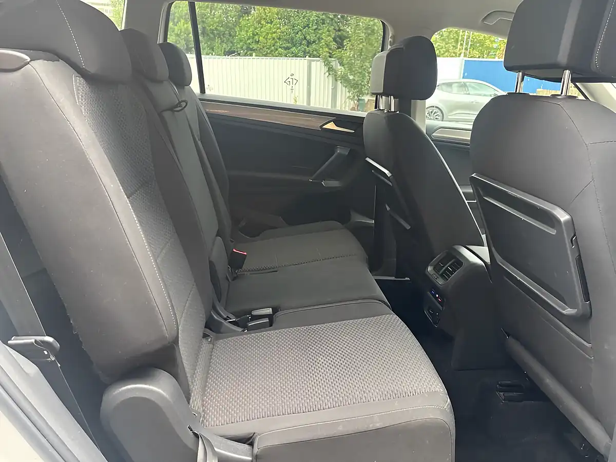 Used 2020 Volkswagen Tiguan Allspace Match White - Interior and Exterior details 12