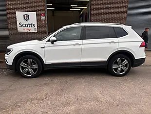 Used 2020 Volkswagen Tiguan Allspace Match White - Interior and Exterior details 4