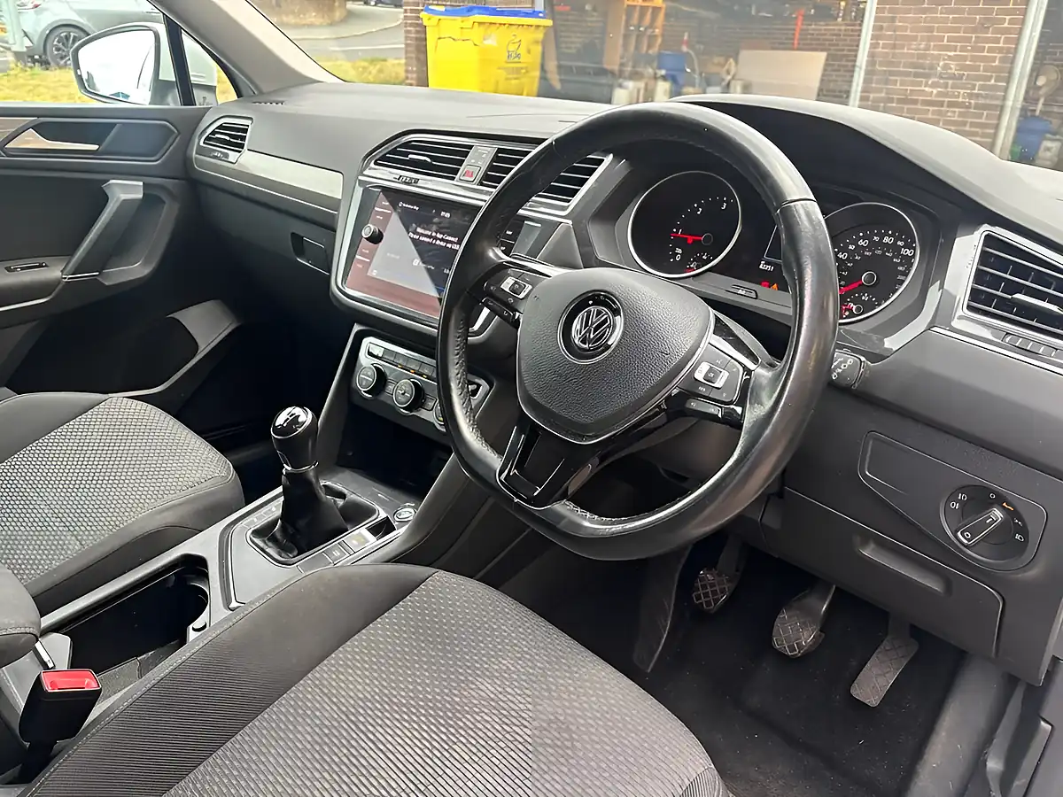 Used 2020 Volkswagen Tiguan Allspace Match White - Interior and Exterior details 9