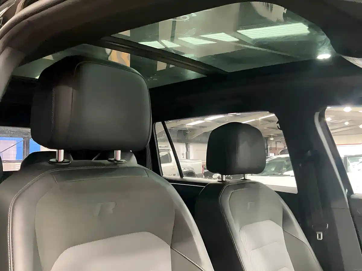 Used 2020 Volkswagen Tiguan Allspace R-Line Tech Black - Interior and Exterior details 14