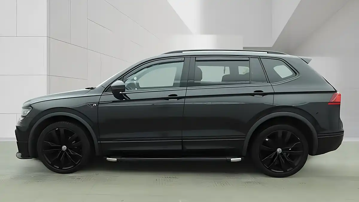 Used 2020 Volkswagen Tiguan Allspace R-Line Tech Black - Interior and Exterior details 6