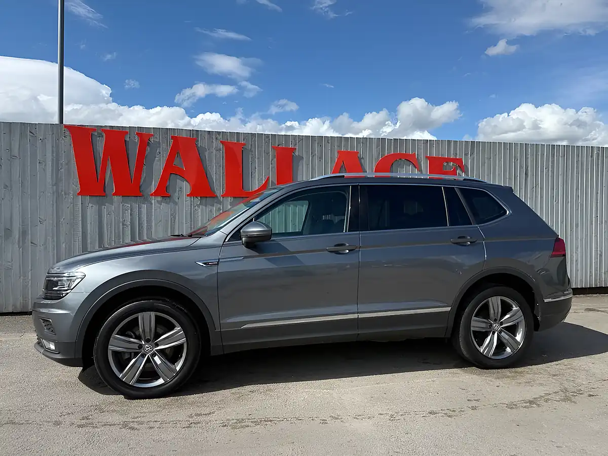 Used 2020 Volkswagen Tiguan Allspace Sel Grey - Front View