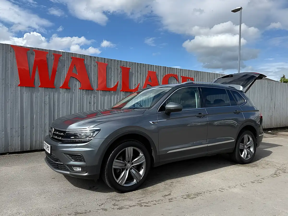 Used 2020 Volkswagen Tiguan Allspace Sel Grey - Interior and Exterior details 10