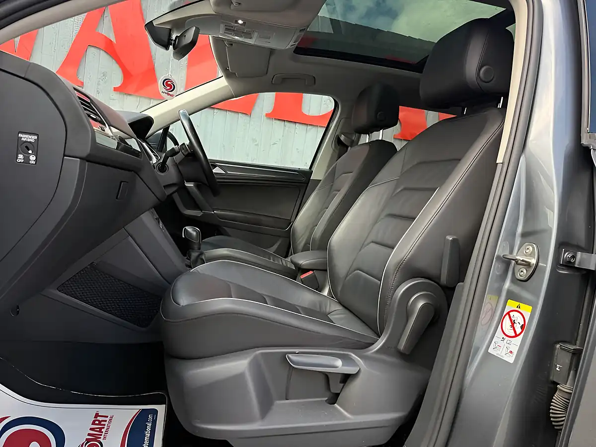 Used 2020 Volkswagen Tiguan Allspace Sel Grey - Interior and Exterior details 12
