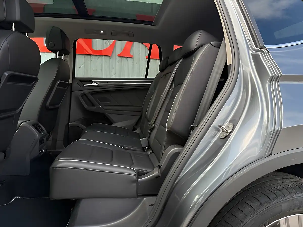 Used 2020 Volkswagen Tiguan Allspace Sel Grey - Interior and Exterior details 14