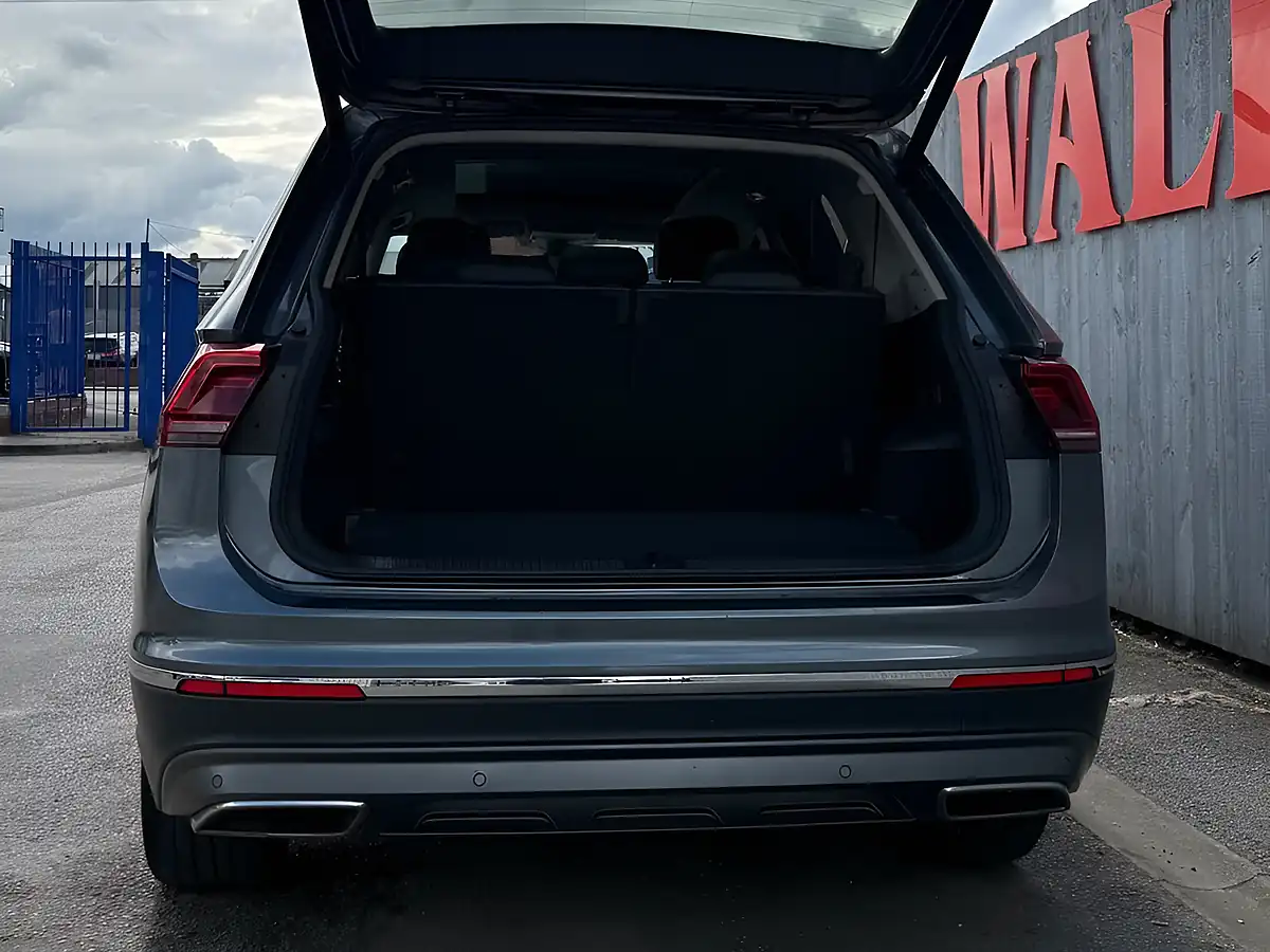 Used 2020 Volkswagen Tiguan Allspace Sel Grey - Interior and Exterior details 16