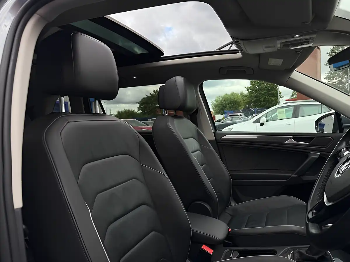 Used 2020 Volkswagen Tiguan Allspace Sel Grey - Interior and Exterior details 18