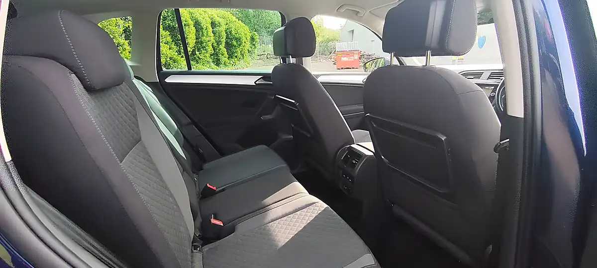 Used 2020 Volkswagen Tiguan Match Blue - Interior and Exterior details 12
