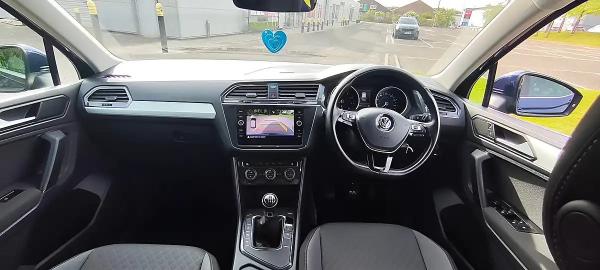 Used 2020 Volkswagen Tiguan Match Blue - Interior and Exterior details 14