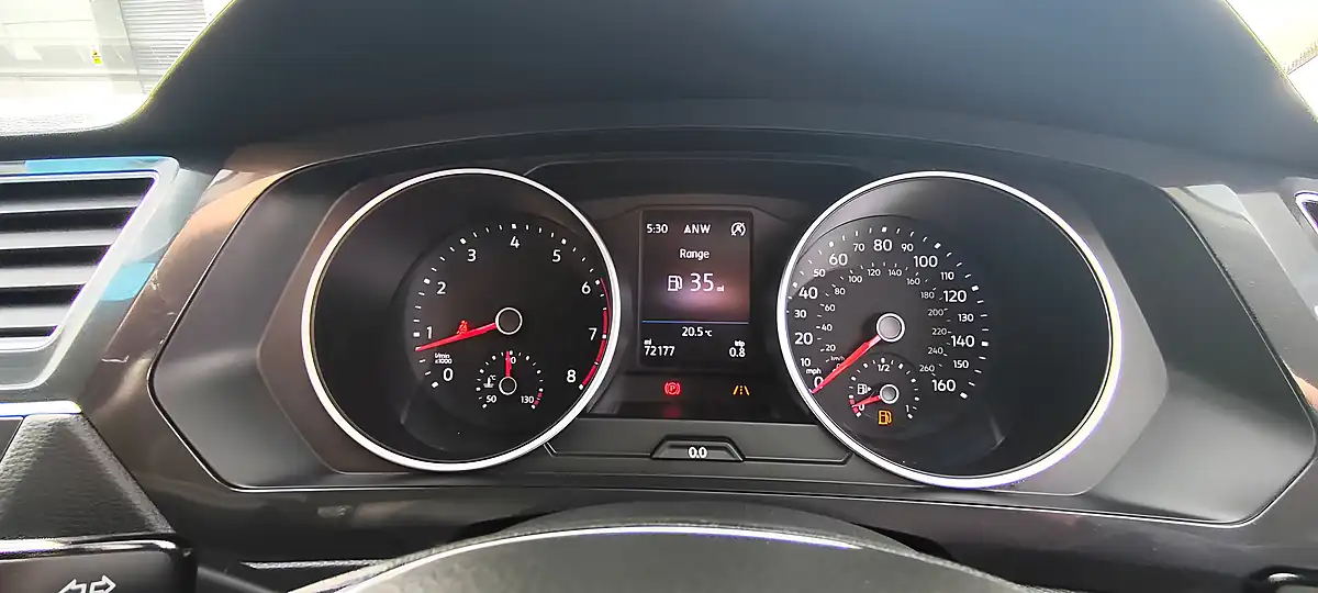 Used 2020 Volkswagen Tiguan Match Blue - Interior and Exterior details 15