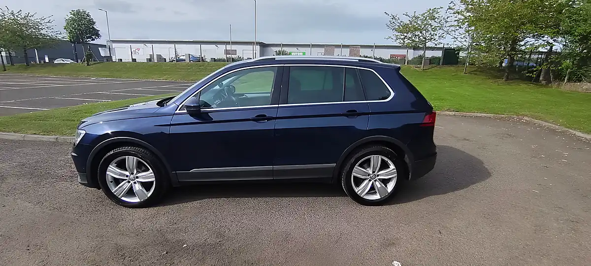 Used 2020 Volkswagen Tiguan Match Blue - Interior and Exterior details 2