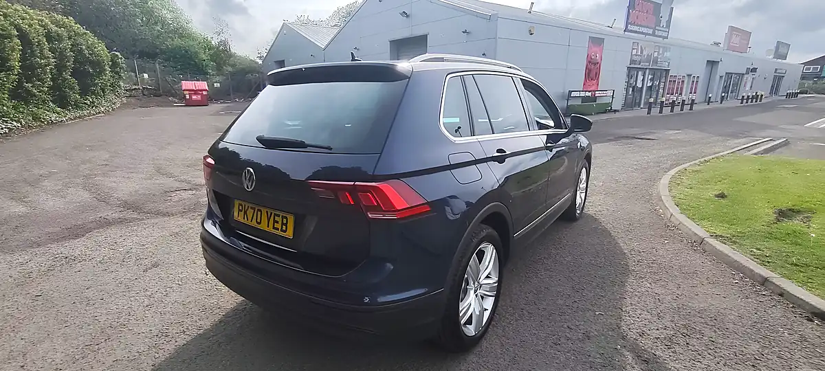 Used 2020 Volkswagen Tiguan Match Blue - Interior and Exterior details 5