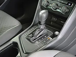 Used 2020 Volkswagen Tiguan Match Blue - Interior and Exterior details 12