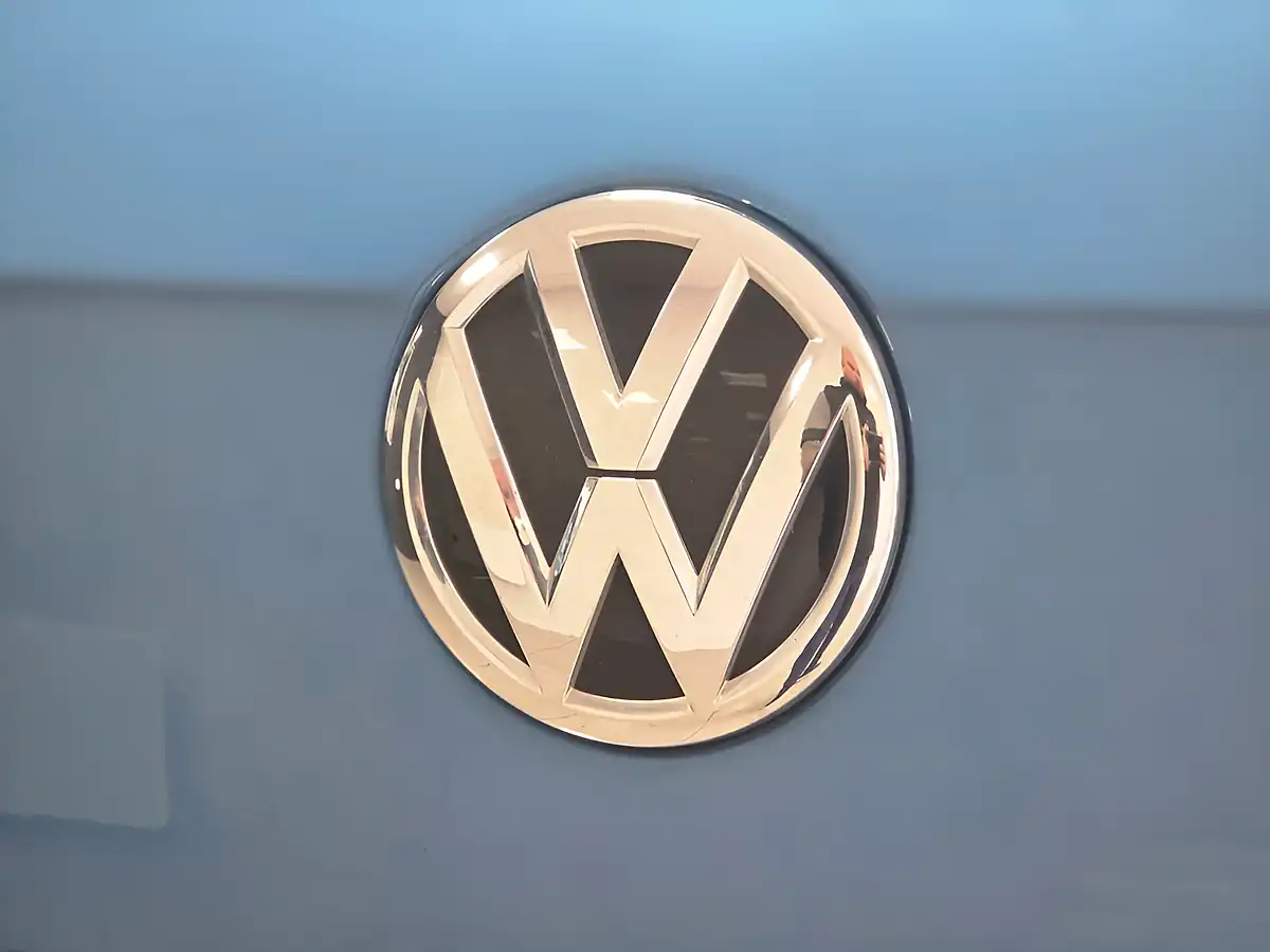 Used 2020 Volkswagen Tiguan Match Blue - Interior and Exterior details 13