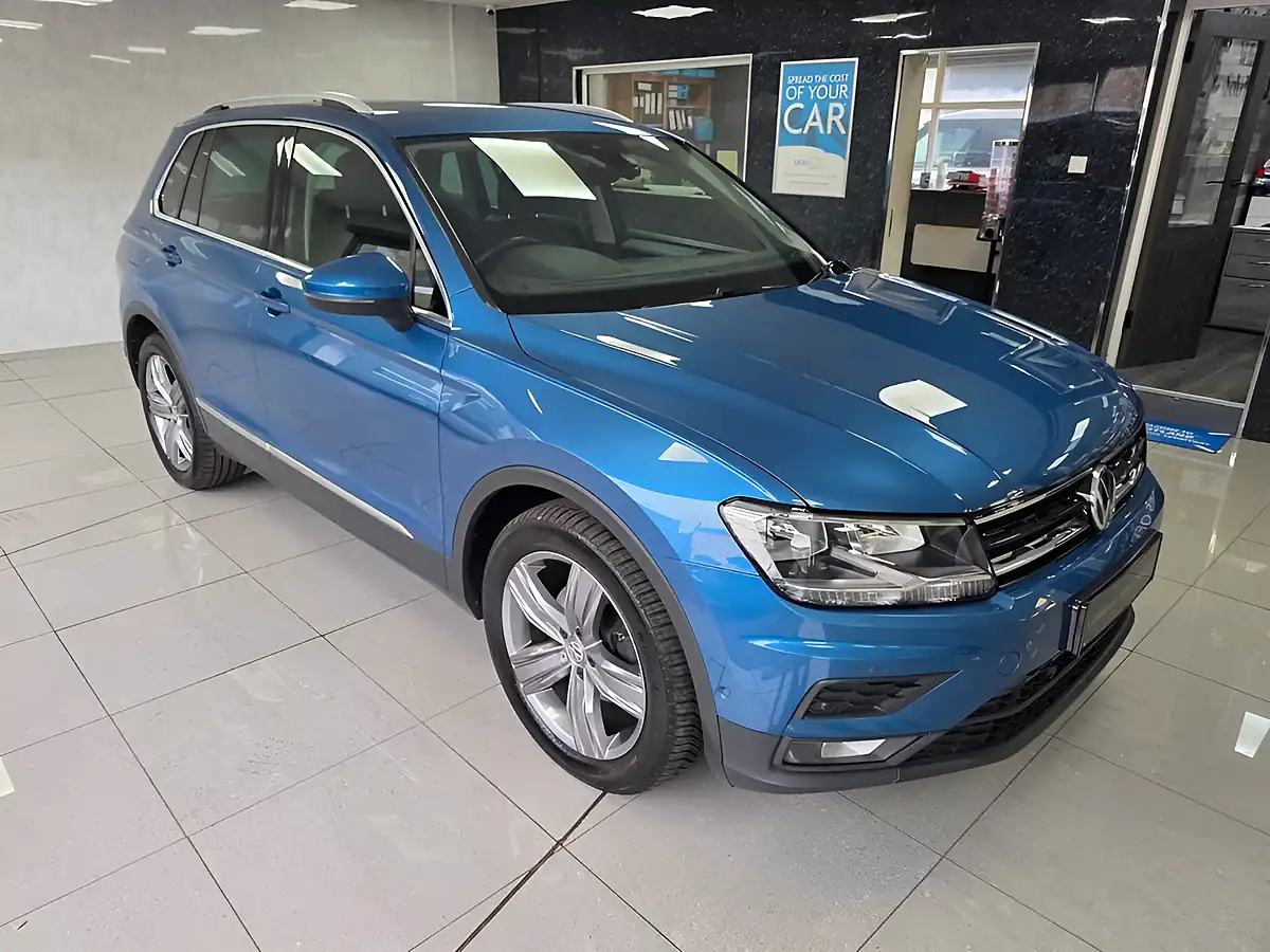 Used 2020 Volkswagen Tiguan Match Blue - Interior and Exterior details 14