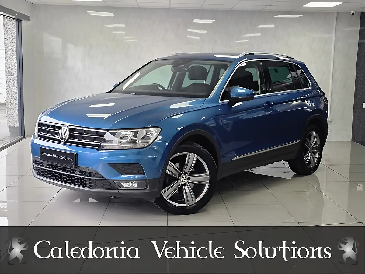 Used 2020 Volkswagen Tiguan Match Blue - Interior and Exterior details 2