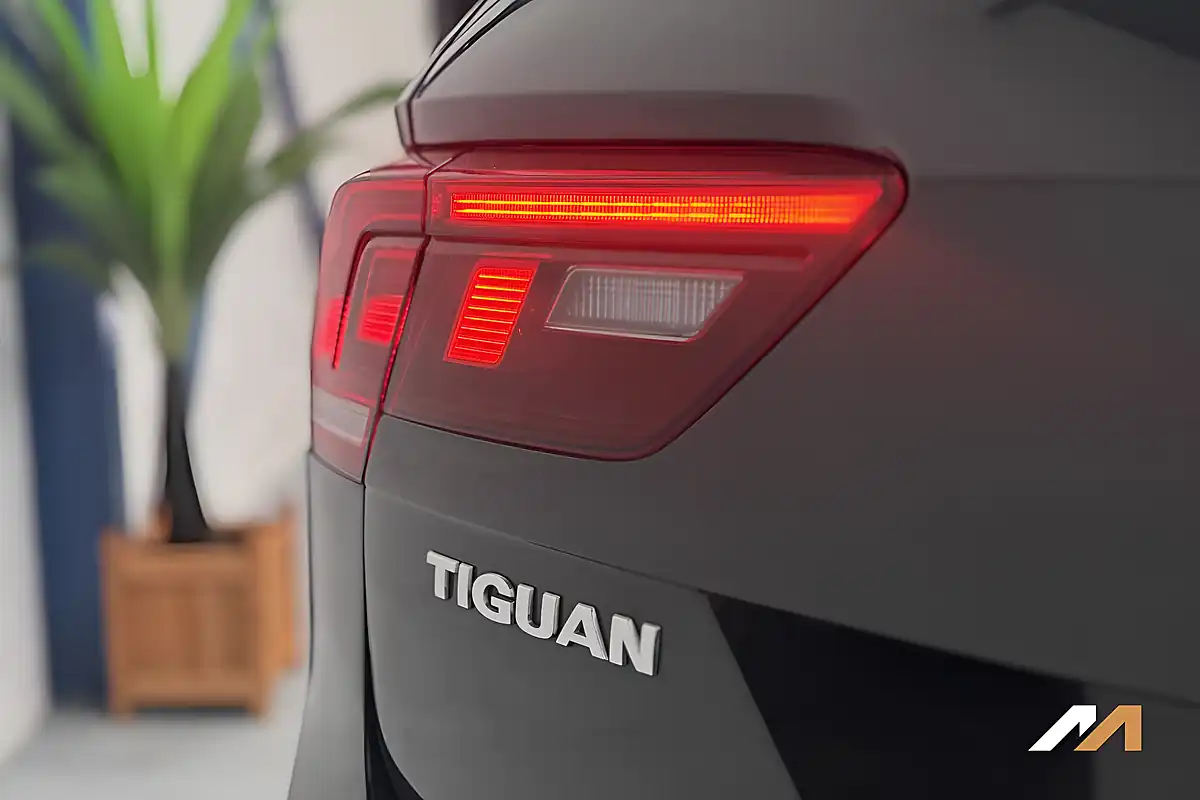 Used 2020 Volkswagen Tiguan Match Grey - Interior and Exterior details 15