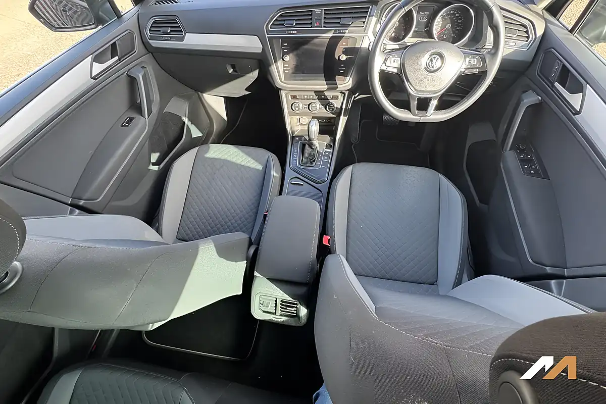 Used 2020 Volkswagen Tiguan Match Grey - Interior and Exterior details 17
