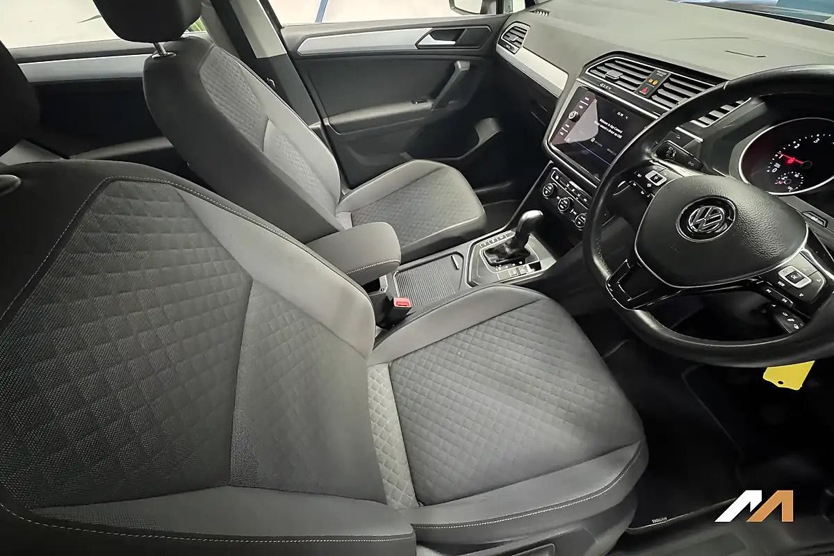 Used 2020 Volkswagen Tiguan Match Grey - Interior and Exterior details 18