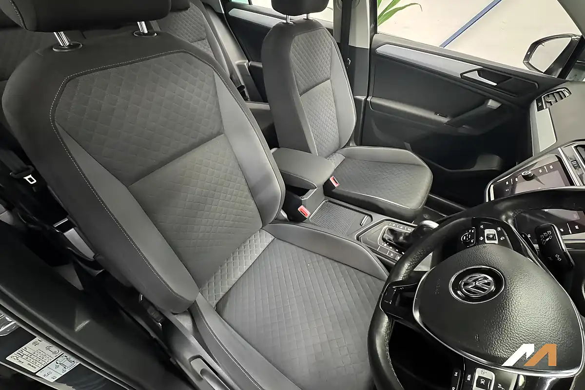 Used 2020 Volkswagen Tiguan Match Grey - Interior and Exterior details 19