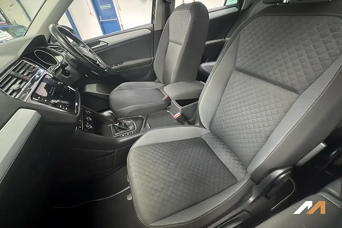 Used 2020 Volkswagen Tiguan Match Grey - Interior and Exterior details 20