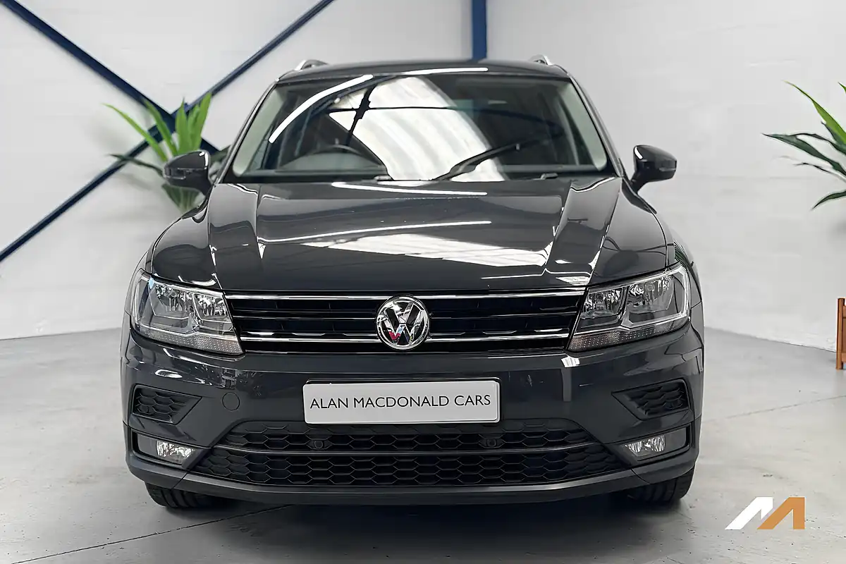 Used 2020 Volkswagen Tiguan Match Grey - Interior and Exterior details 4