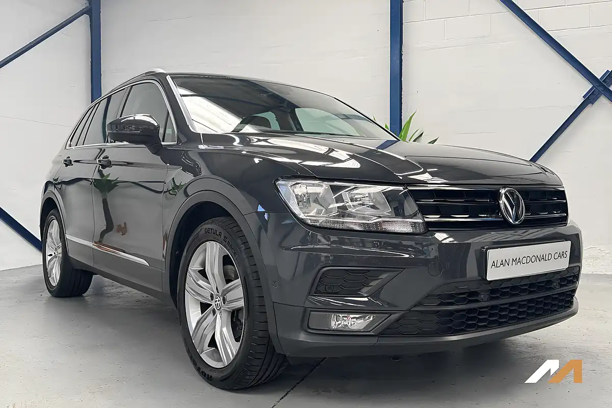 Used 2020 Volkswagen Tiguan Match Grey - Interior and Exterior details 7