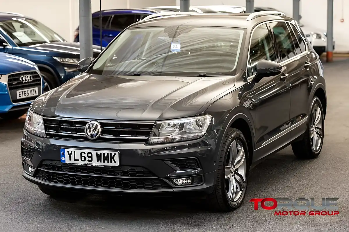 Used 2020 Volkswagen Tiguan Match Grey - Front View