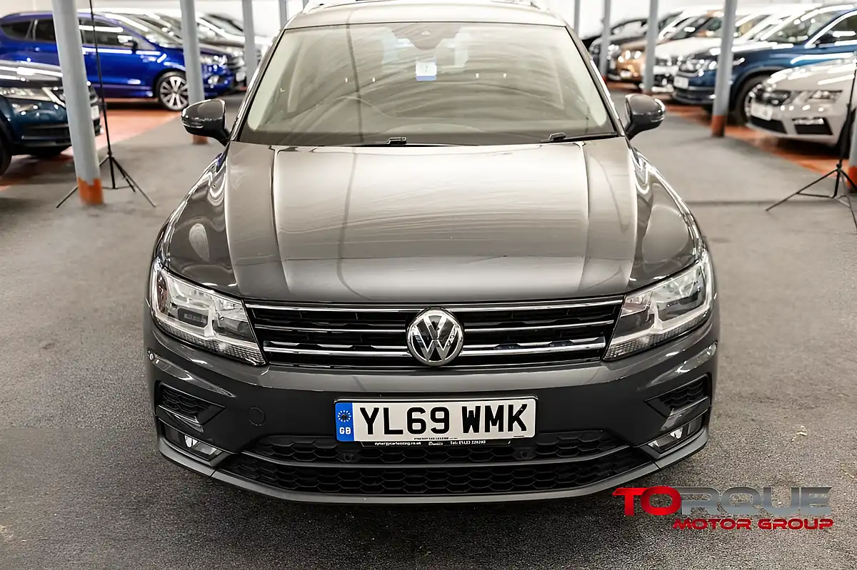 Used 2020 Volkswagen Tiguan Match Grey - Interior and Exterior details 12