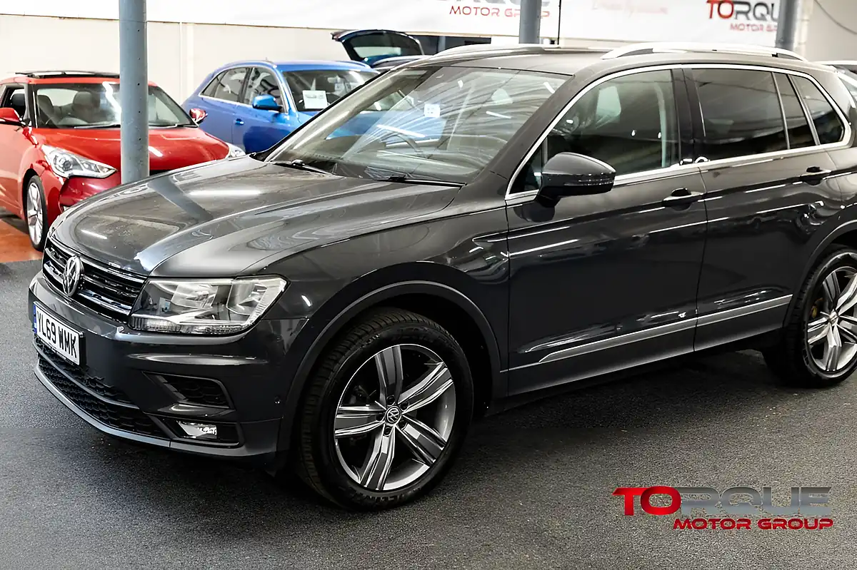 Used 2020 Volkswagen Tiguan Match Grey - Interior and Exterior details 16