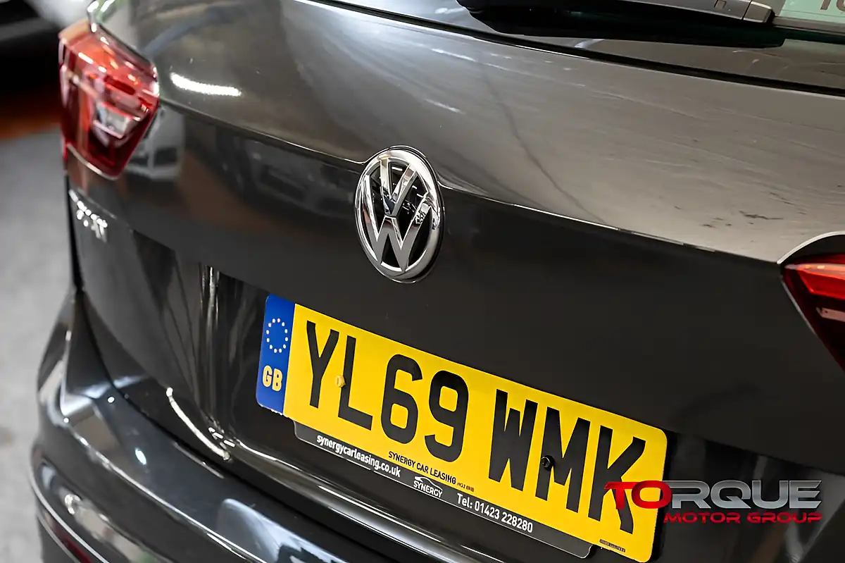 Used 2020 Volkswagen Tiguan Match Grey - Interior and Exterior details 9