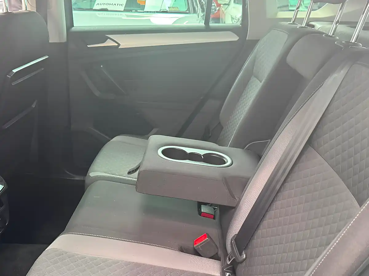 Used 2020 Volkswagen Tiguan Match Grey - Interior and Exterior details 12