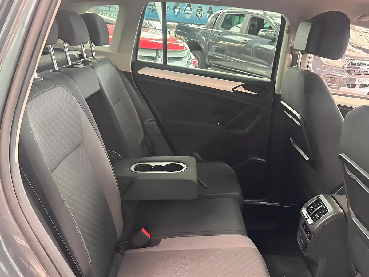 Used 2020 Volkswagen Tiguan Match Grey - Interior and Exterior details 13