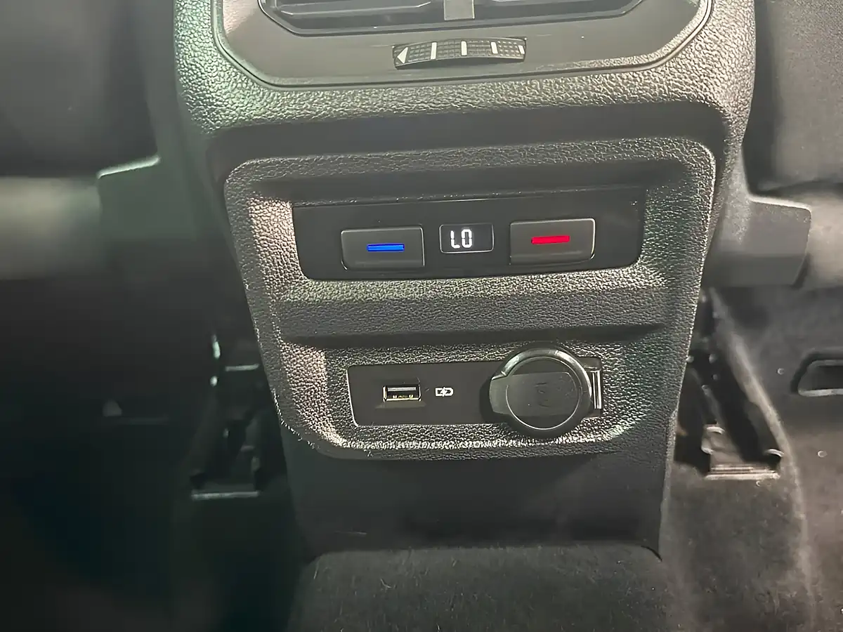 Used 2020 Volkswagen Tiguan Match Grey - Interior and Exterior details 16