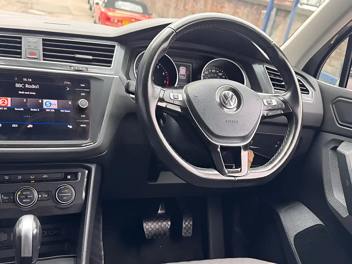 Used 2020 Volkswagen Tiguan Match Grey - Interior and Exterior details 18