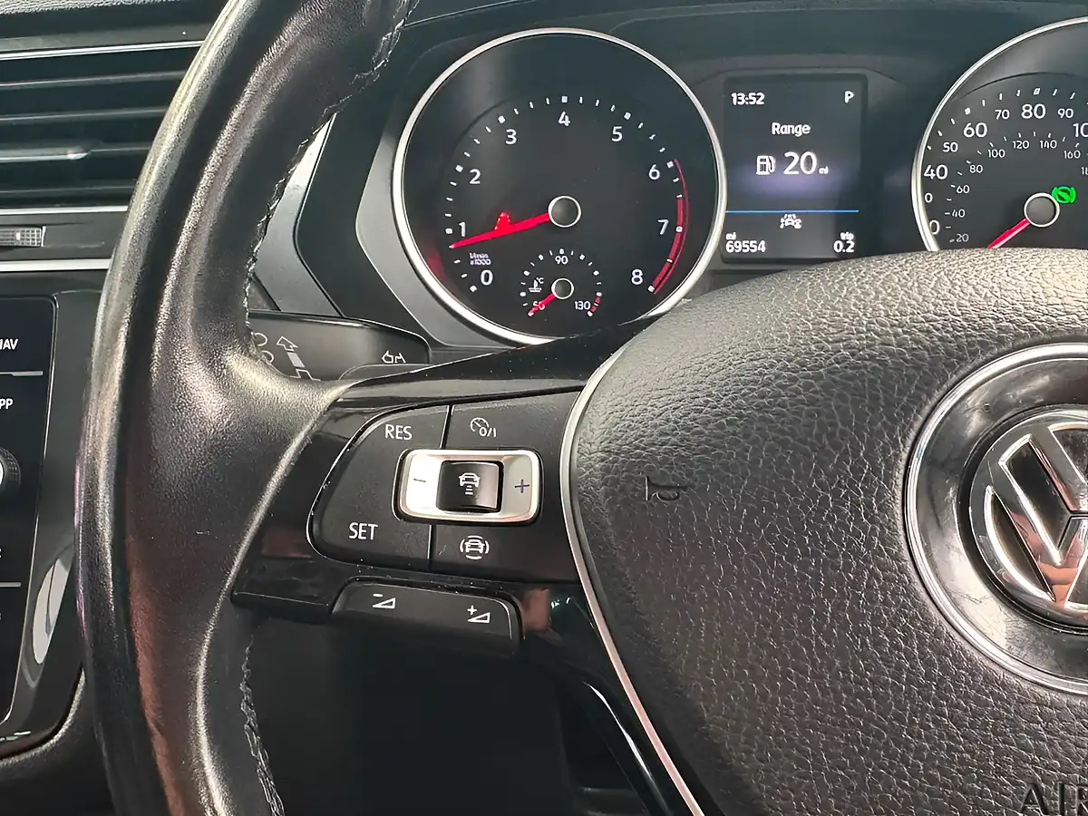 Used 2020 Volkswagen Tiguan Match Grey - Interior and Exterior details 19