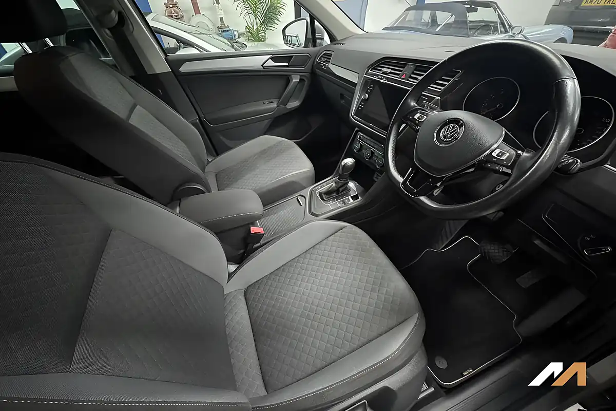 Used 2020 Volkswagen Tiguan Match Silver - Interior and Exterior details 15