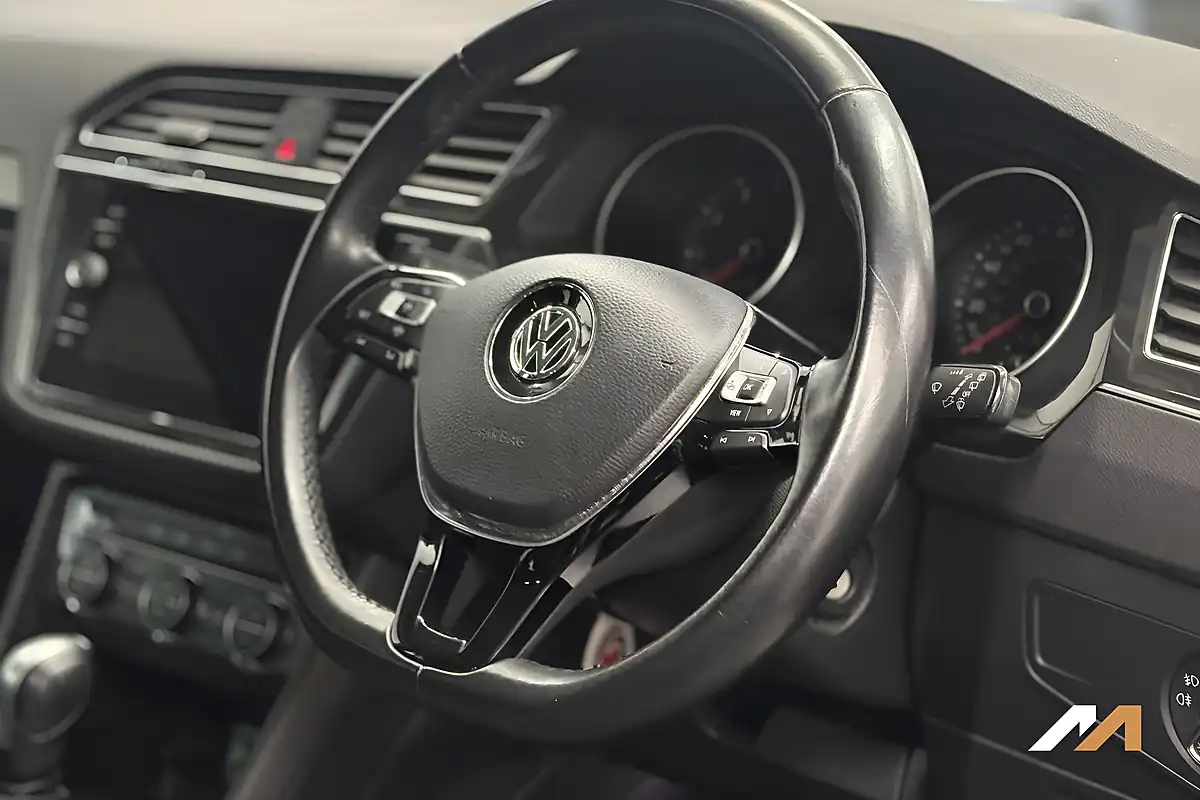 Used 2020 Volkswagen Tiguan Match Silver - Interior and Exterior details 19