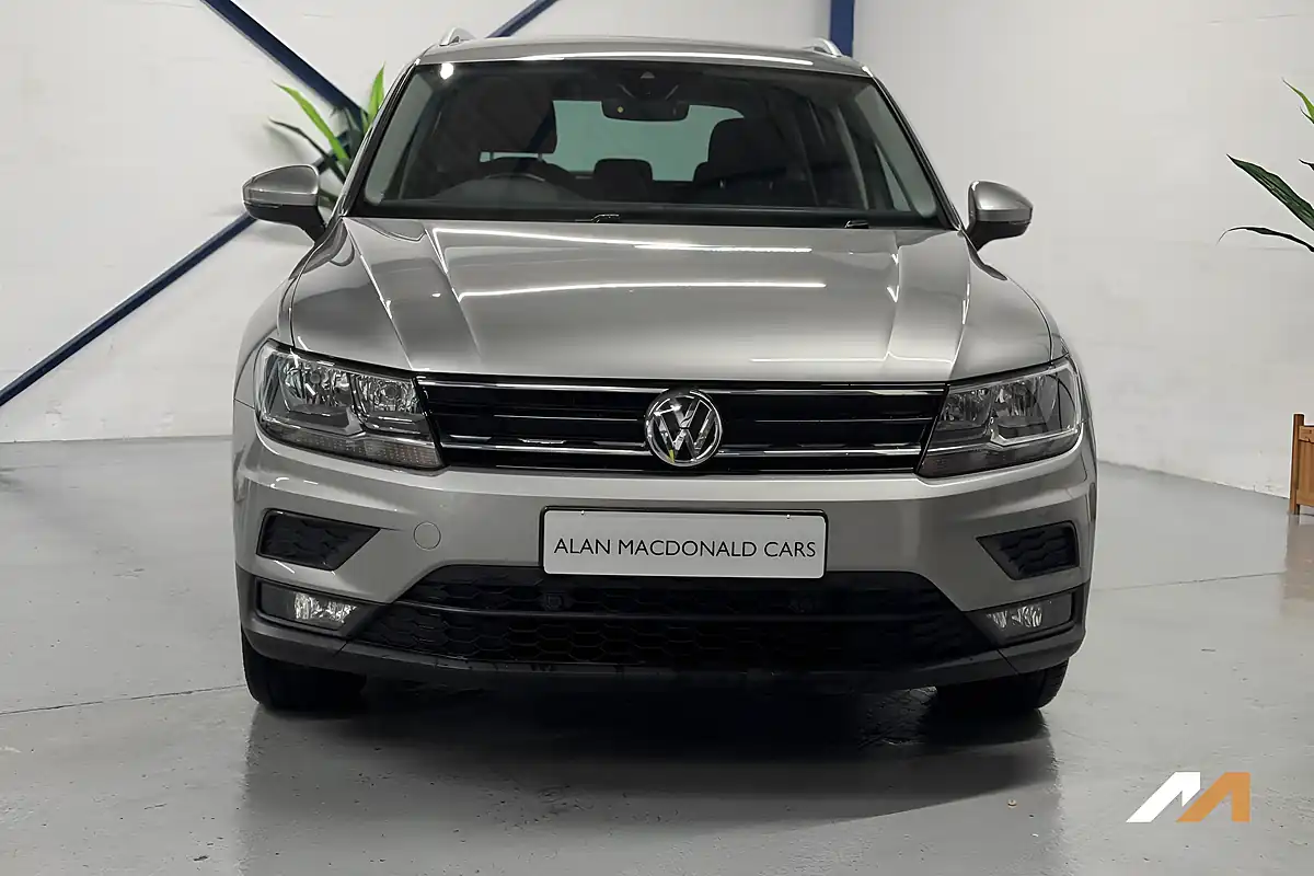 Used 2020 Volkswagen Tiguan Match Silver - Interior and Exterior details 4