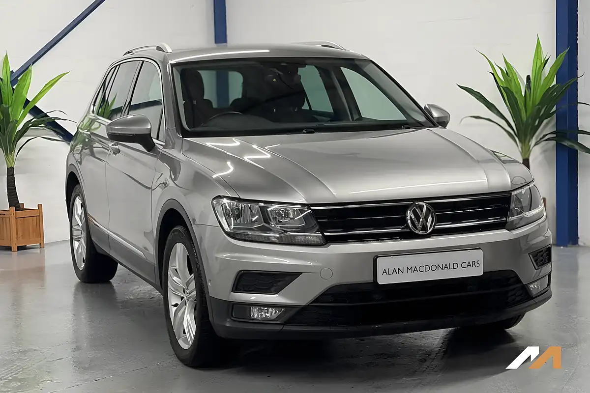 Used 2020 Volkswagen Tiguan Match Silver - Interior and Exterior details 5